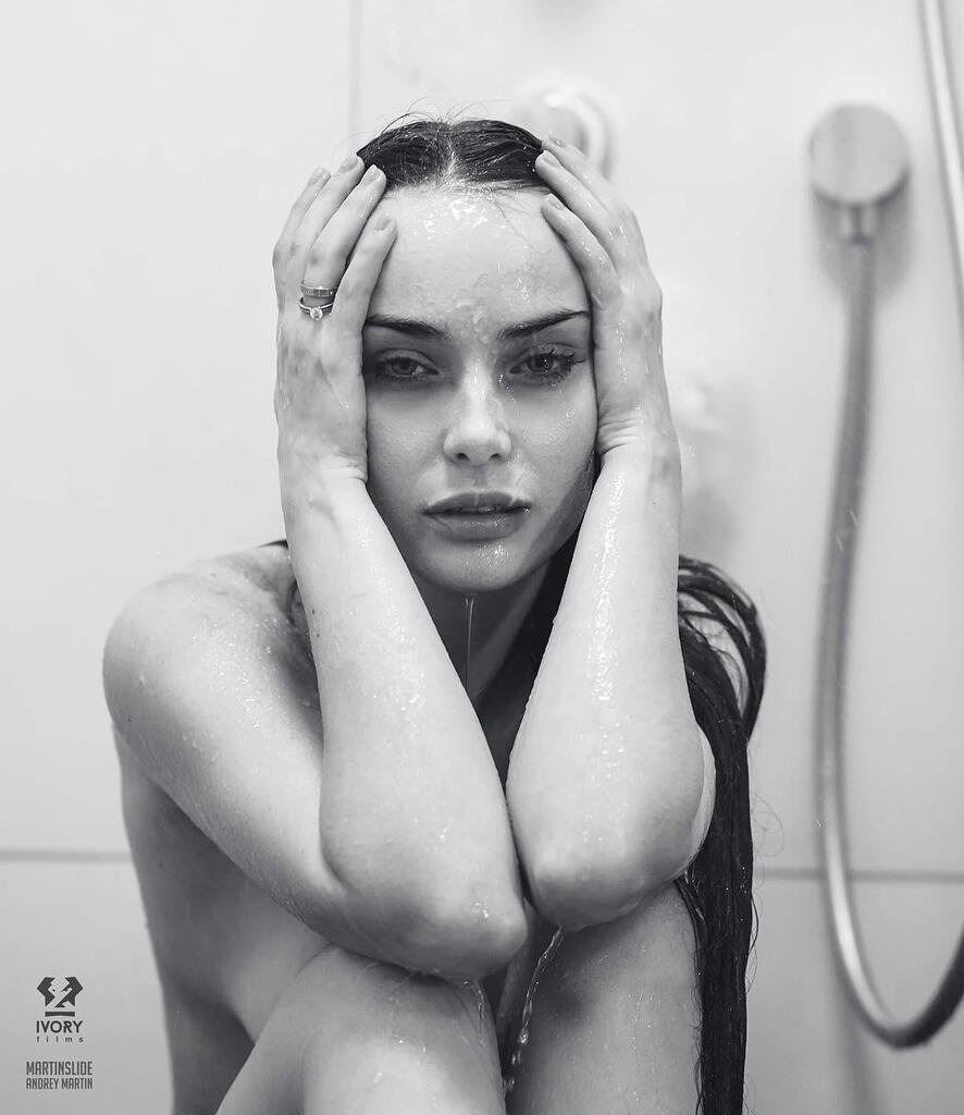 Актриса Ксения Мишина ню