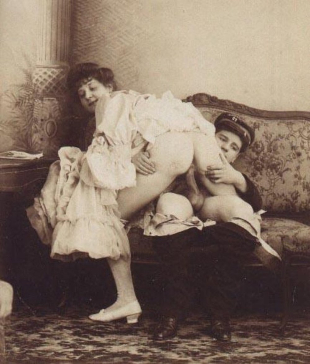 Первые эротические фотографии
