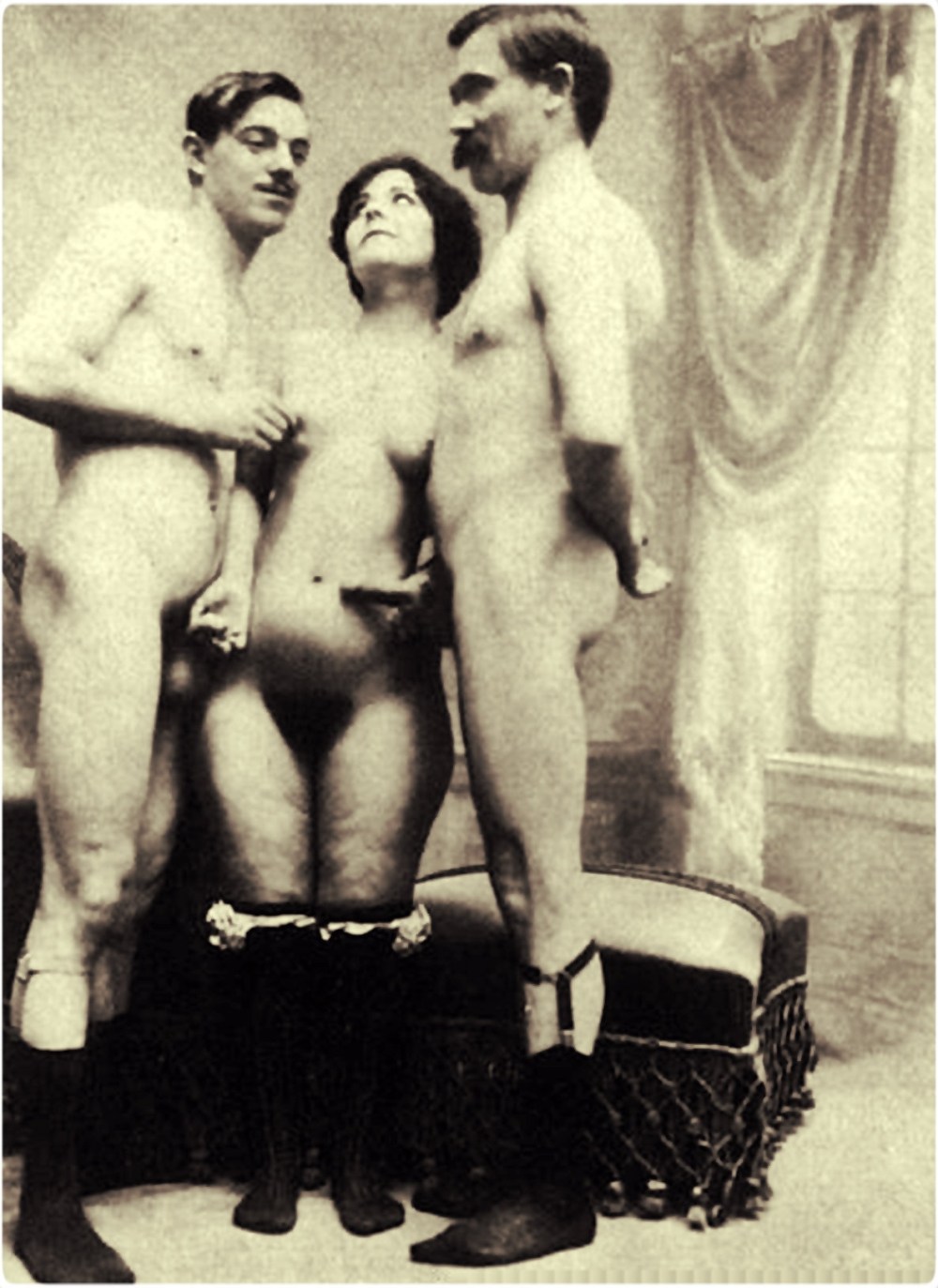 Первые порнографические фотографии
