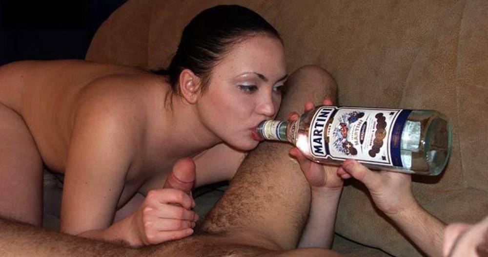 Женщина с водкой