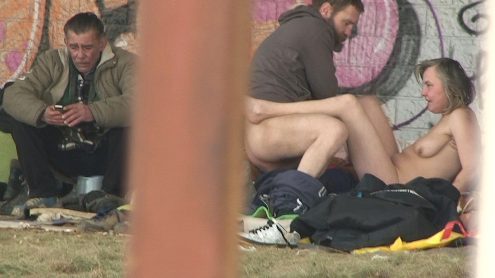 Порно,бездомные девочки.