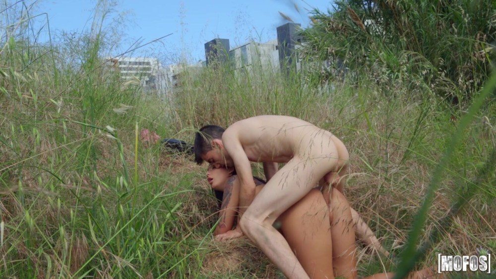 В лесу секс