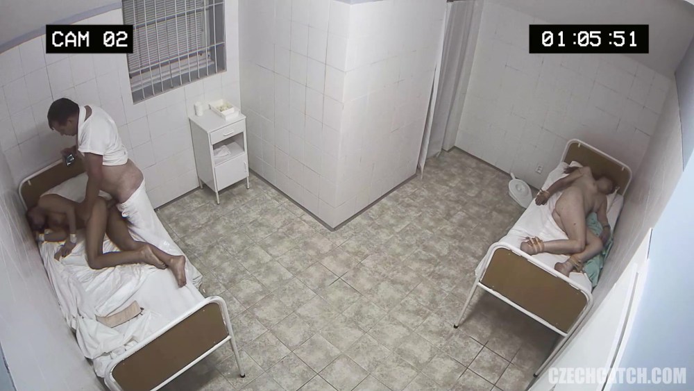 Голые женщины в псих лечебницах