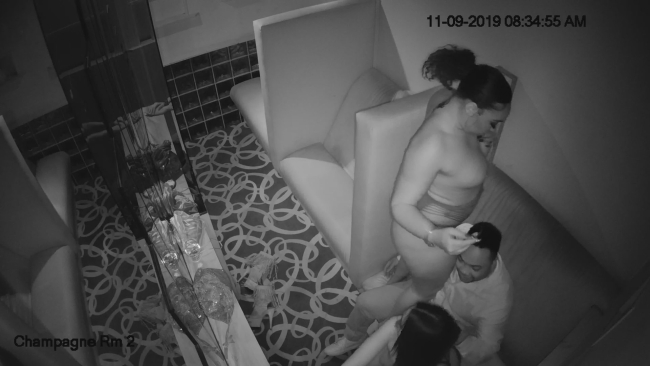 Красивая порнушка с подглядыванием