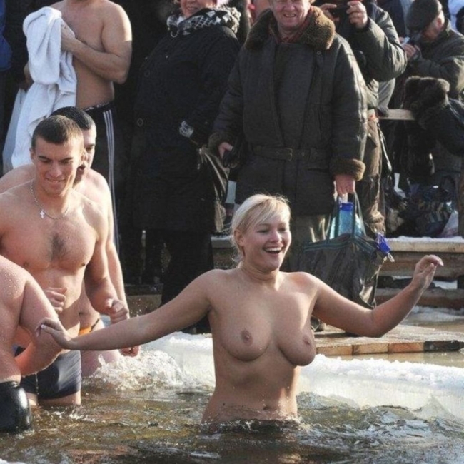 Голые девушки на крещение