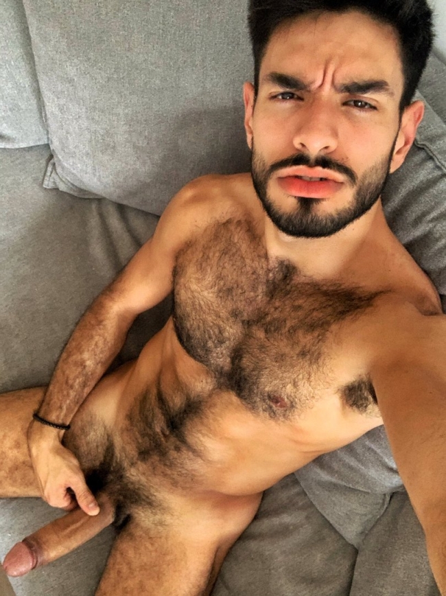 Волосатые голые парни