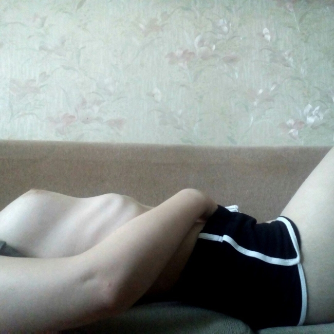 Худая девушка