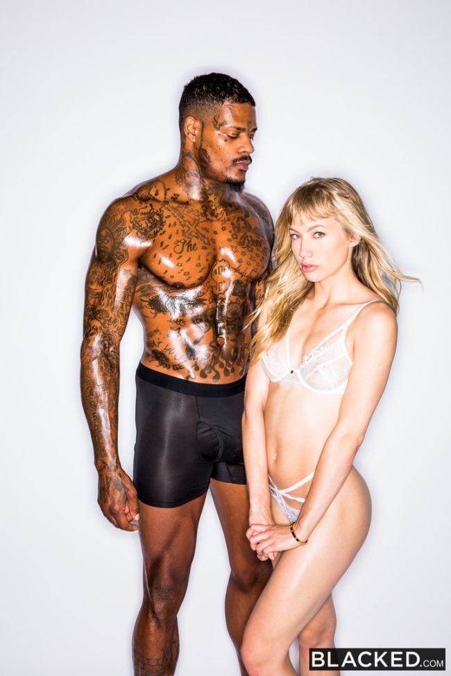 Блондинка с негром blacked raw