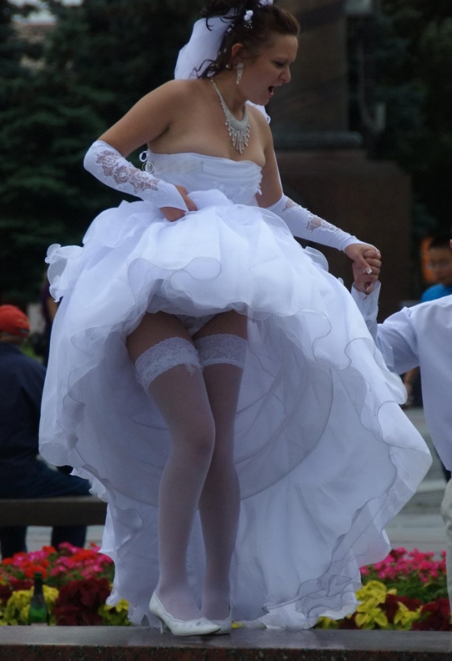 Под юбкой невесты