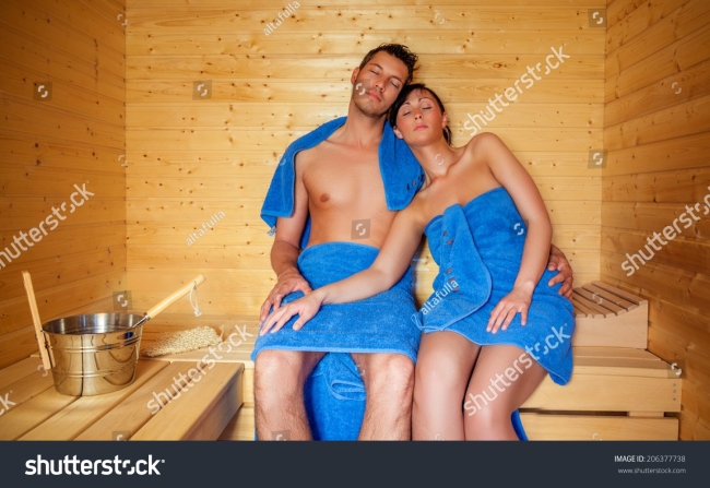 Мужчина и женщина в бане